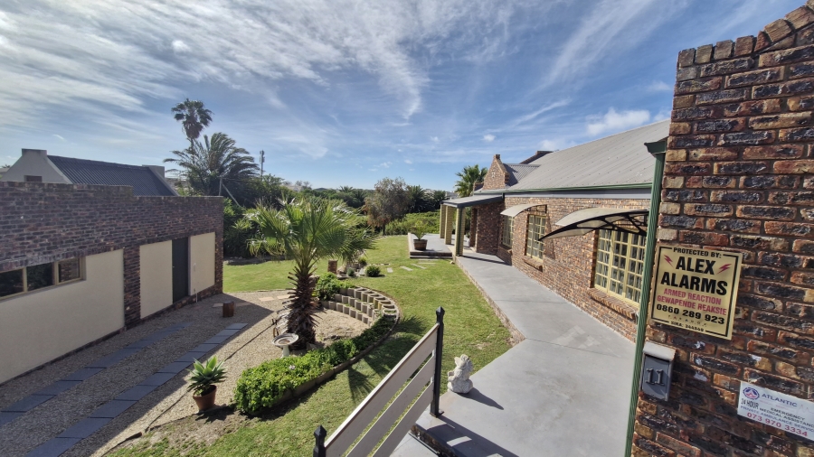 5 Bedroom Property for Sale in Middedorp Western Cape